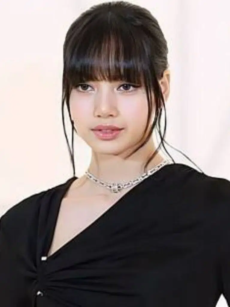 Lisa Biography: Wiki, Age, Career, Height, Weight, Boyfriend, Net Worth & More